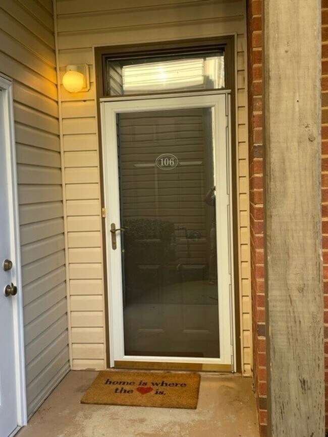 Building Photo - Beautiful Spacious  3br Condo