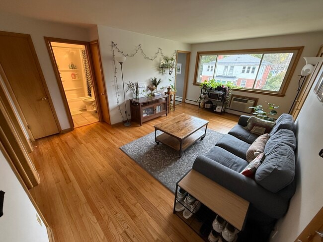 Building Photo - 910 High St