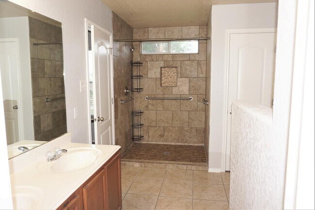 Foto del edificio - 224 Julian Point