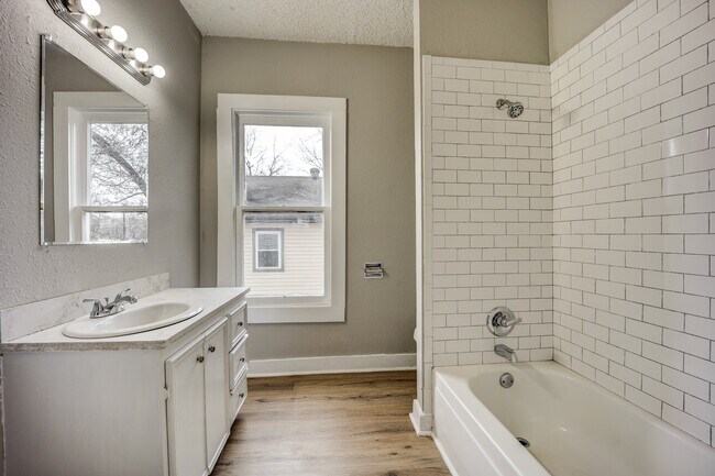 Foto del edificio - 1222 N 33rd St