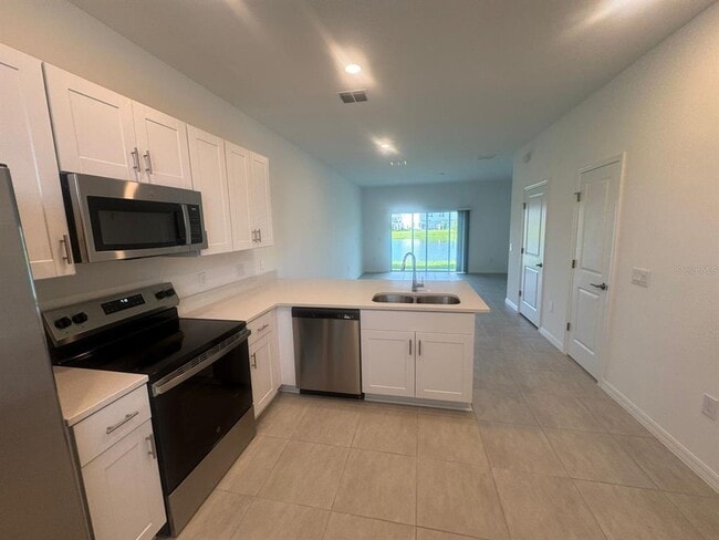 Building Photo - 3157 Skyline Lp
