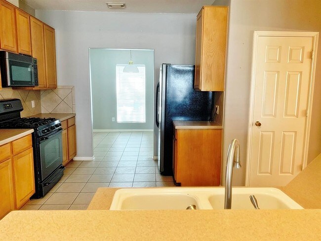 Building Photo - 15327 Fir Woods Ln