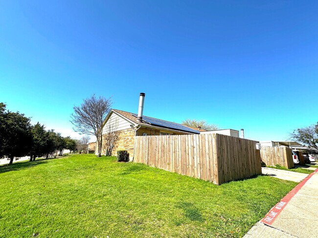 Building Photo - 1 E Mountain Ln