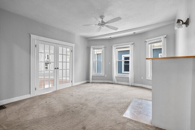 Building Photo - 113 Lonsdale St