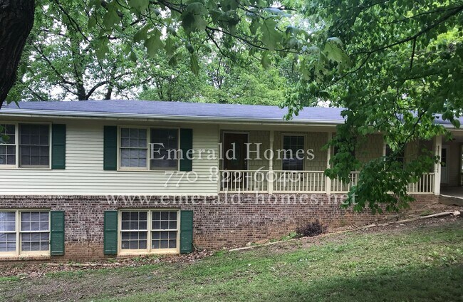 Building Photo - Huge 5 bedroom home in Lawrenceville NOW R...