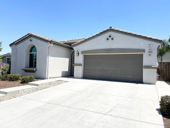 Foto del edificio - Stunning 3 bed / 2 bath in Gated Community