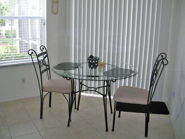 Foto del edificio - 908 Paisley Ct