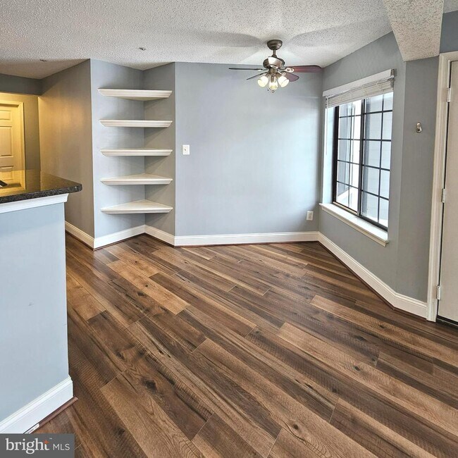 Foto del edificio - 7009 Birkenhead Pl