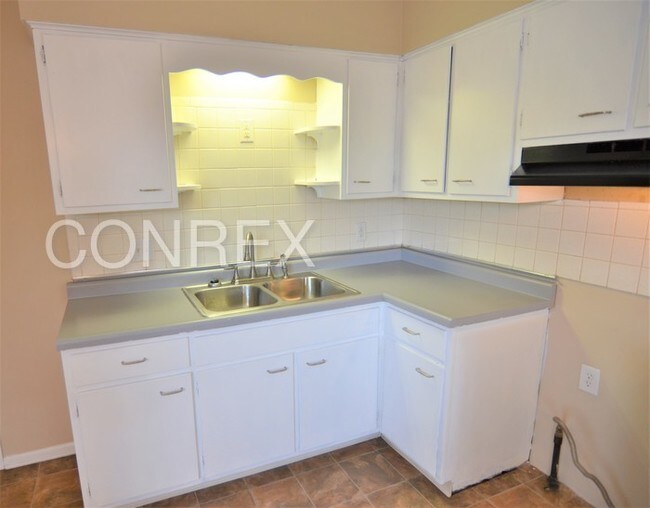 Foto del edificio - 5532 Linda Ln