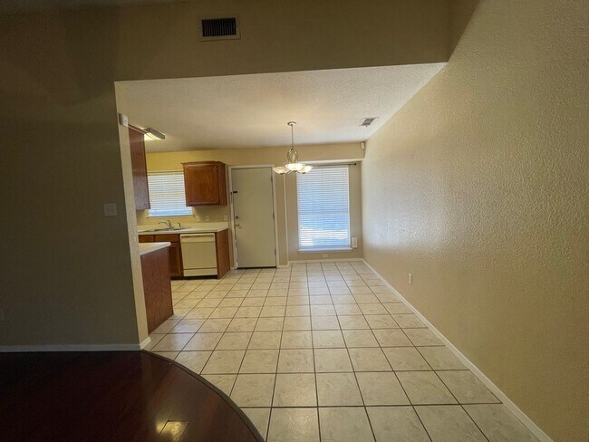 Foto del edificio - 3834 Purdue Ln