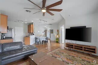 Building Photo - 9201 Brodie Ln