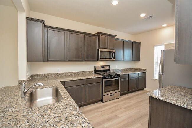 Foto del edificio - 545 Amberwood Pk Dr