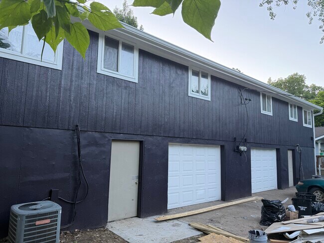 Foto del edificio - 5115 N Bellaire Ave