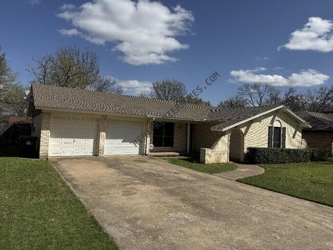 Building Photo - 2020 Fordham Ln