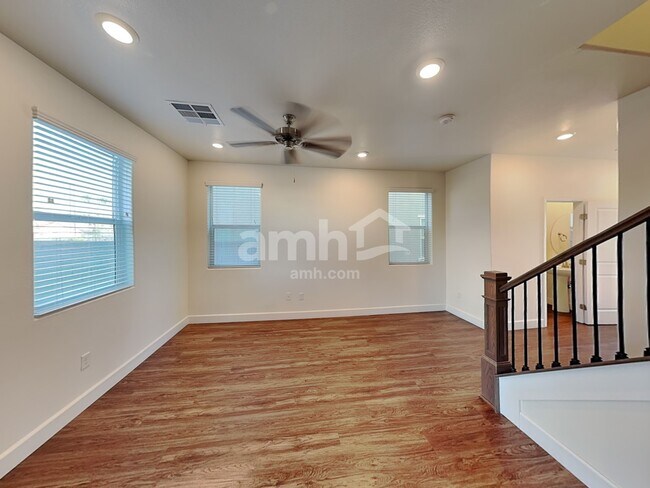 Foto del edificio - 1478 Garden Swing Ave