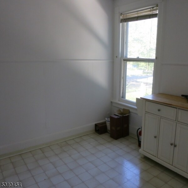 Building Photo - 533 Boulevard