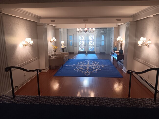 Foto del edificio - 13800 Fairhill Rd