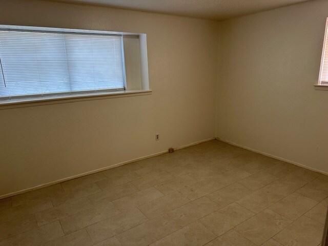 Foto del edificio - 3719 Tiffany Dr