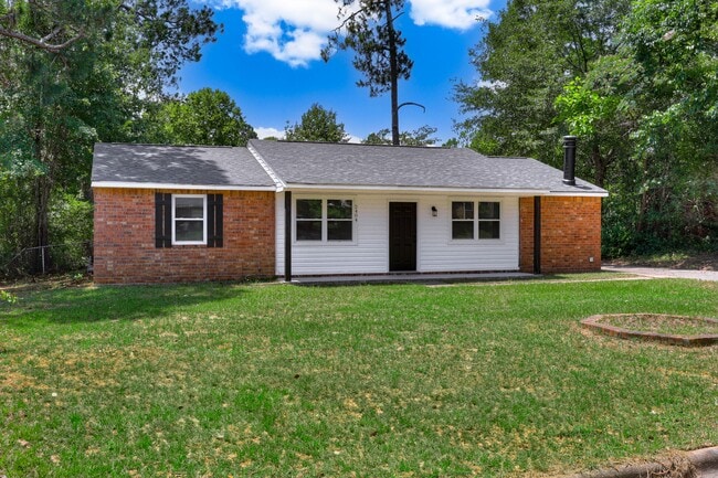 Building Photo - 2404 Southdale Dr
