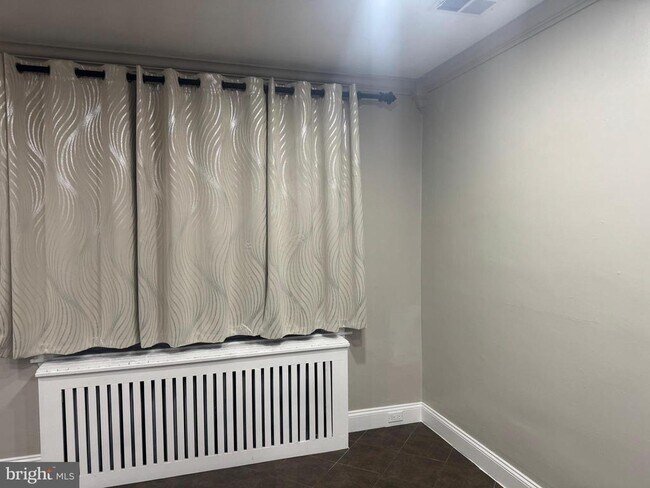 Foto del edificio - 725 W Mt Vernon St