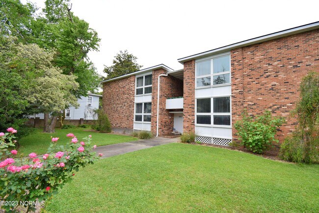 Foto del edificio - 228 Linden St