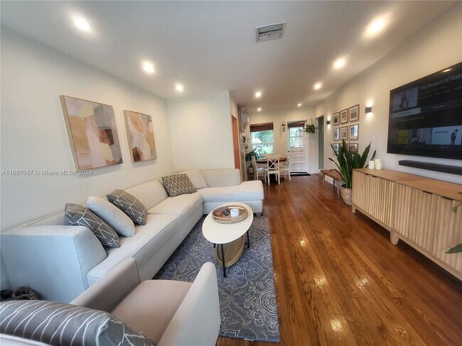 Foto del edificio - 205 SW 2nd Pl