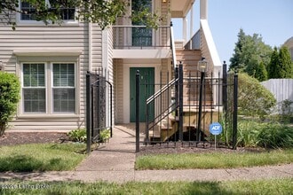 Building Photo - 10402 Timberwood Cir