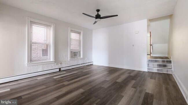 Foto del edificio - 4 E State St