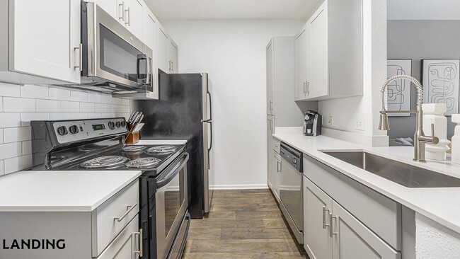 Building Photo - 1001 E Playa Del Norte Dr