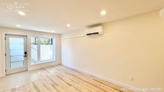 Building Photo - 694 Crystal St