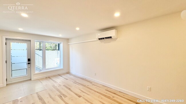 Photo du bâtiment - 694 Crystal St