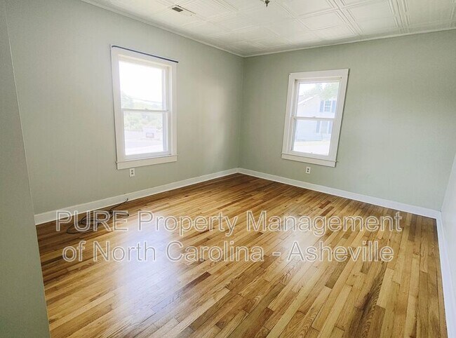 Building Photo - 307 Yancey St