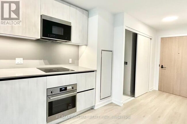 Building Photo - 35 Parliament St