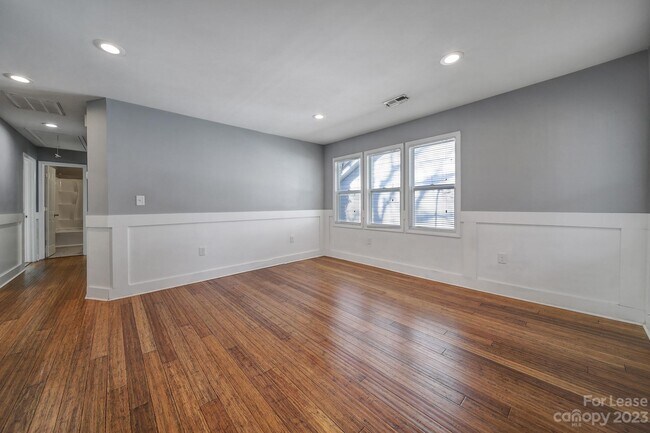 Building Photo - 113 W 5th Ave