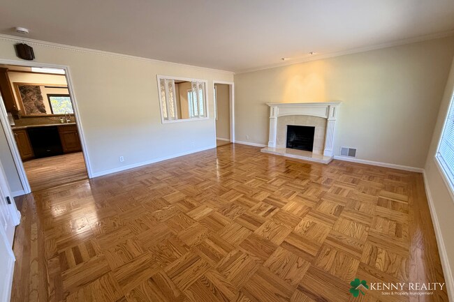 Foto del edificio - Beautifully Remodeled 4-Bedroom Home with Bonus Family Room & Large Private Yard in South San Fra...