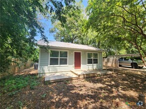 Building Photo - 1118 Timber Elm