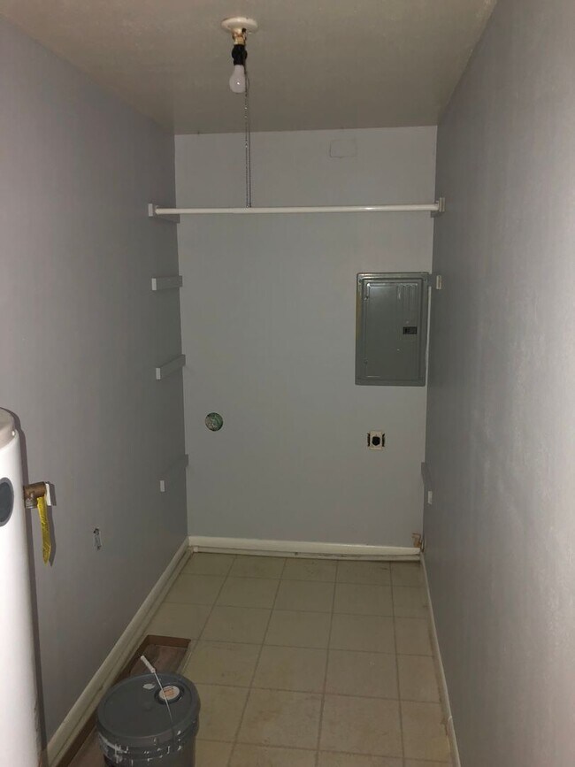 Building Photo - Coming Soon! Southern Hills! Newly Remodeled!