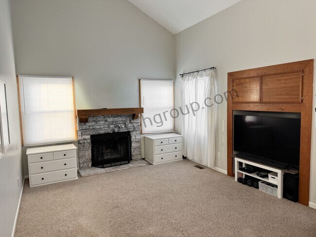 Foto del edificio - Rare Find!