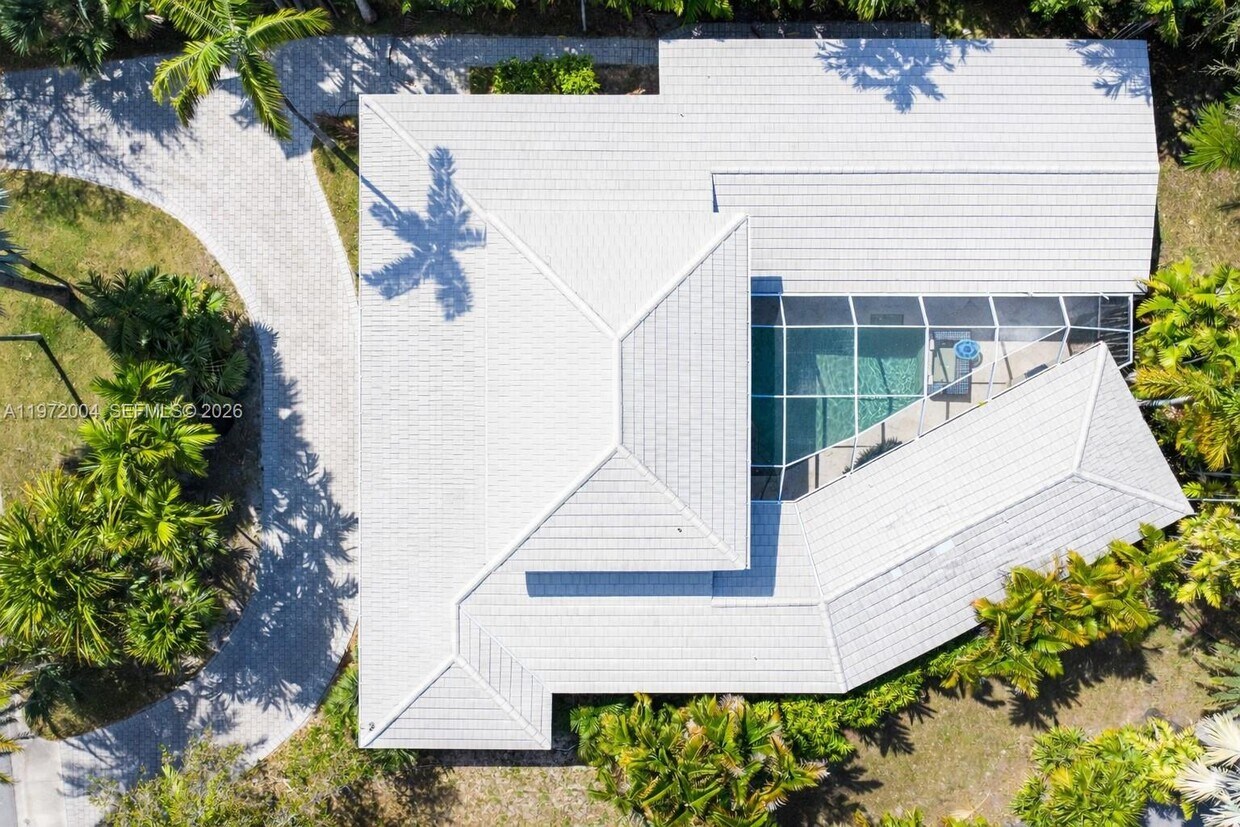 Building Photo - 4570 Sabal Palm Rd