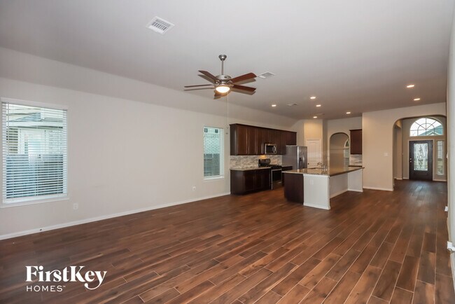 Foto del edificio - 31306 Little Garden Ct