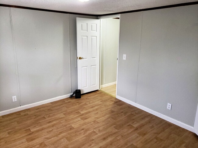 Building Photo - Marshalltown Estates