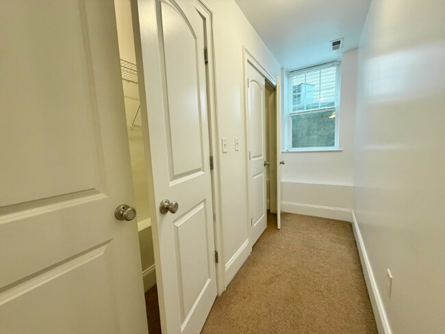 Building Photo - 157 M St