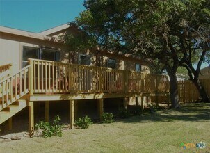 Building Photo - 1065 Tamarack Dr
