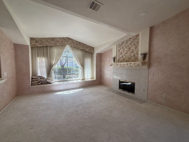 Foto del edificio - 3 Bed 2 1/2 Bath Water Front Home in Desert Shores