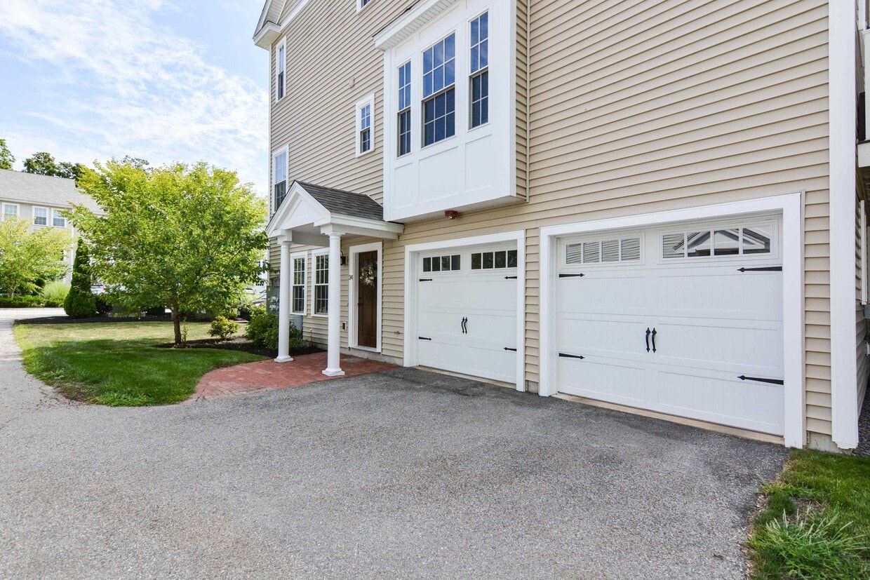 Primary Photo - 34 Acadia Ln