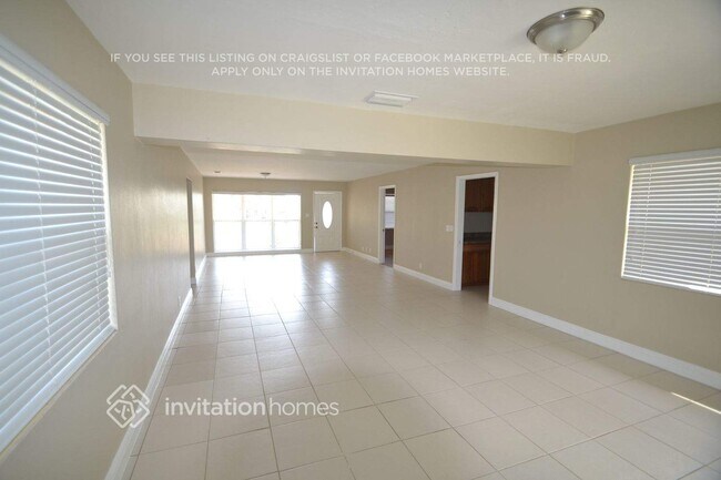 Building Photo - 2038 7th Ct S