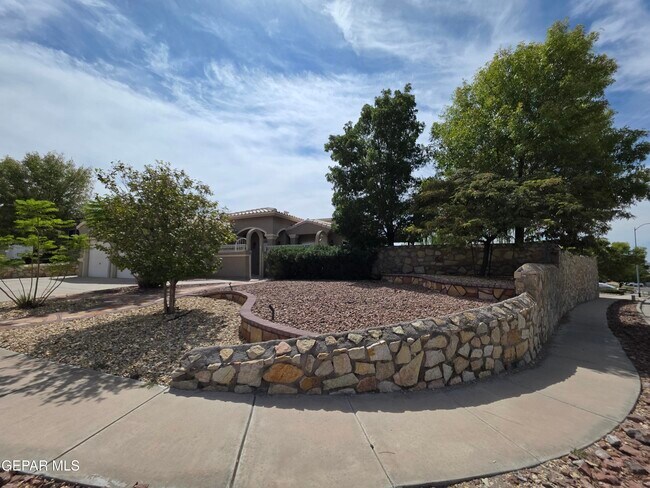 Building Photo - 7346 Gulf Creek Dr