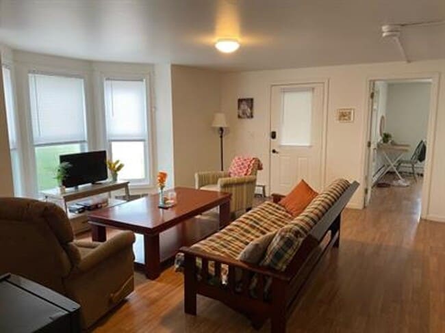 Building Photo - 48 Intervale Ave