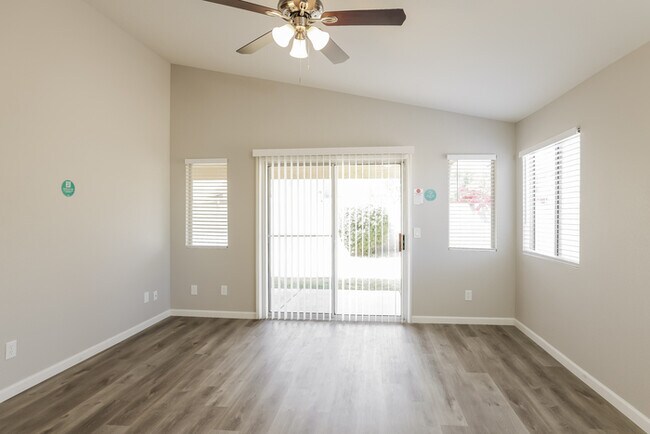 Building Photo - 15850 N 32nd Way