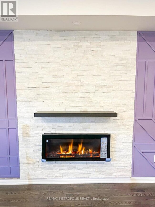 Building Photo - 565 Barons St